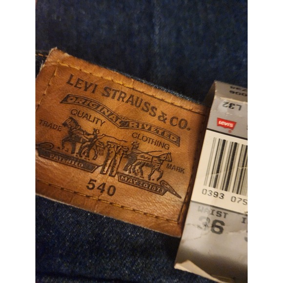 90s Levi's Deadstock 540 Relaxed‎ Jeans - Picture 4 of 7